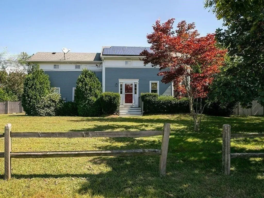 887 Anthony Road Portsmouth RI 02871