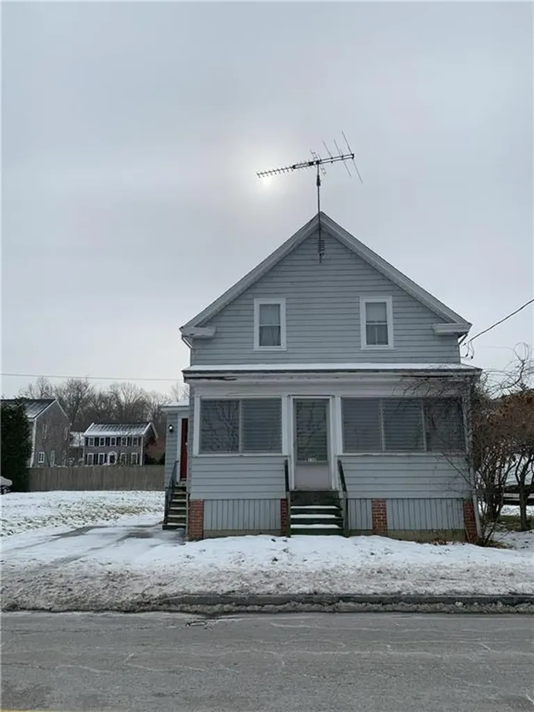 180 Maple Avenue Barrington RI 02806