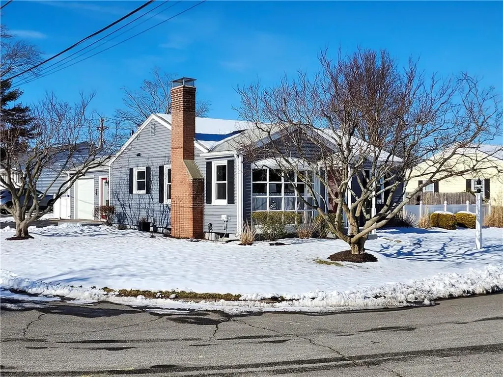 8 Lanni Drive Pawtucket RI 02861