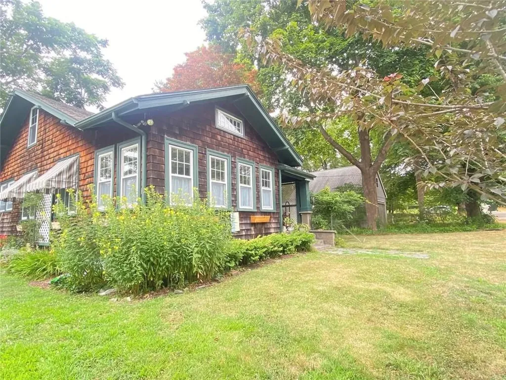 14 Pierce Avenue Jamestown RI 02835