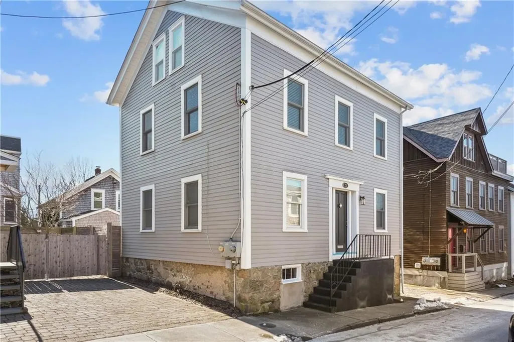 23 Holland Street Newport RI 02840