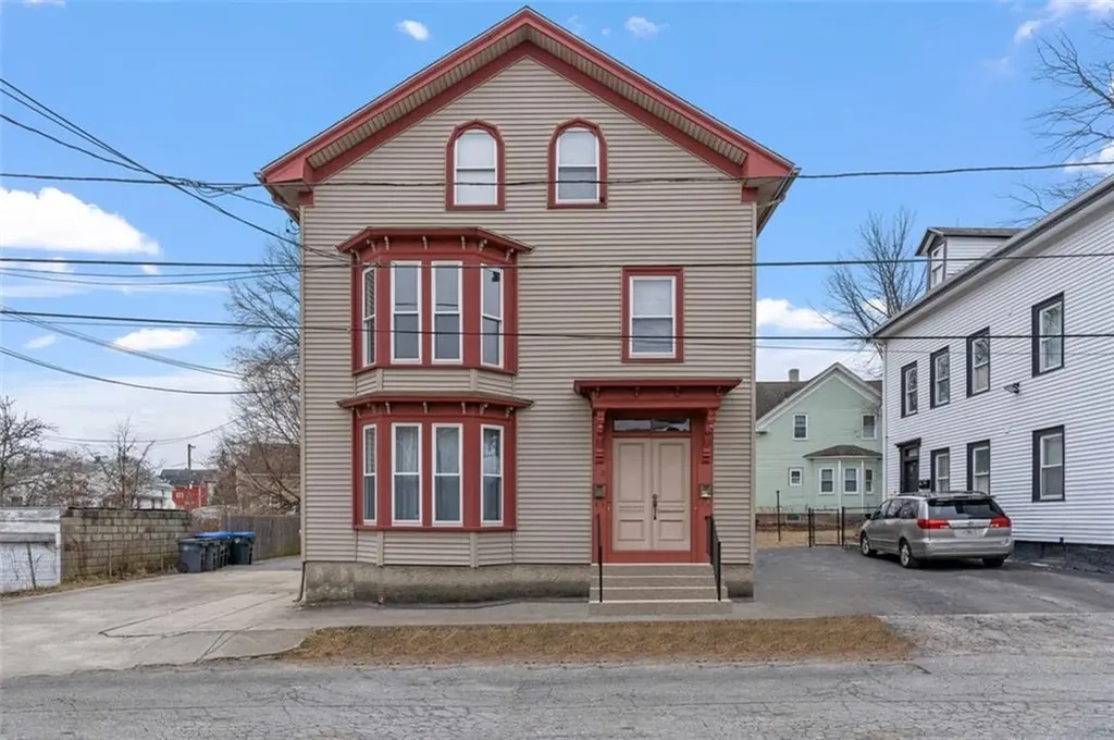 32 Henrietta Street Providence RI 02904