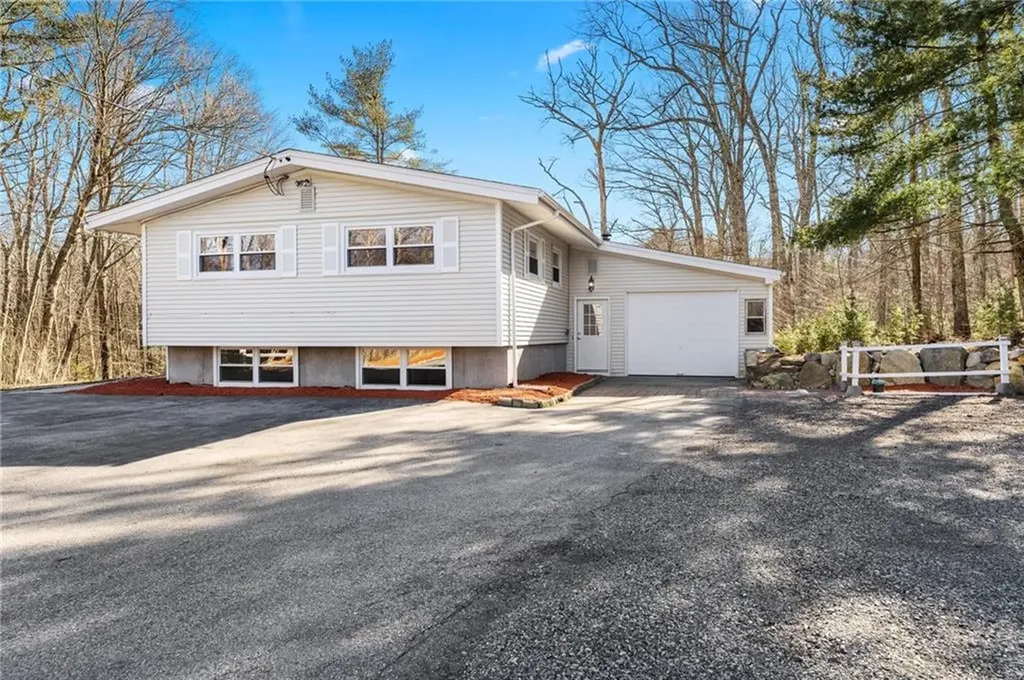 7 Mill Road Foster RI 02825