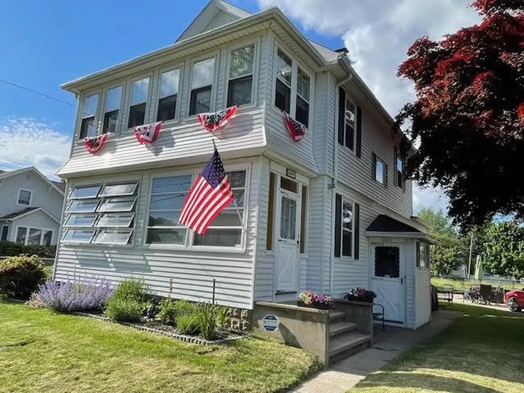 221 Wayland Avenue Cranston RI 02920