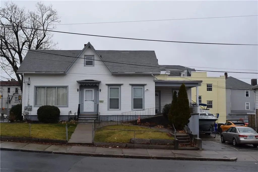 641 Broad Street Central Falls RI 02863