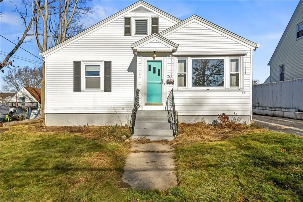 247 Grosvenor Avenue North Providence RI 02904