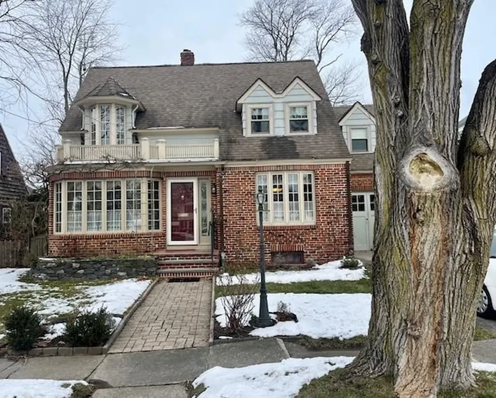 131 Canonchet Avenue Warwick RI 02888
