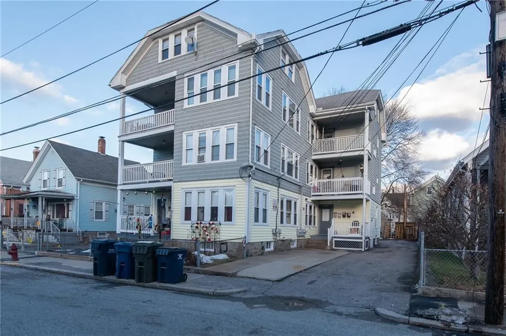 201 199 4th Avenue Woonsocket RI 02895