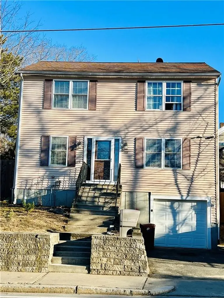 122 Park Avenue Woonsocket RI 02895
