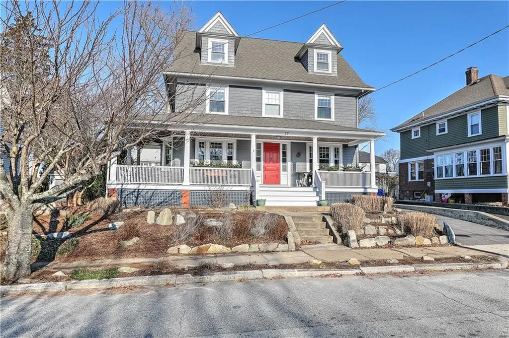 77 Chiswick Road Cranston RI 02905