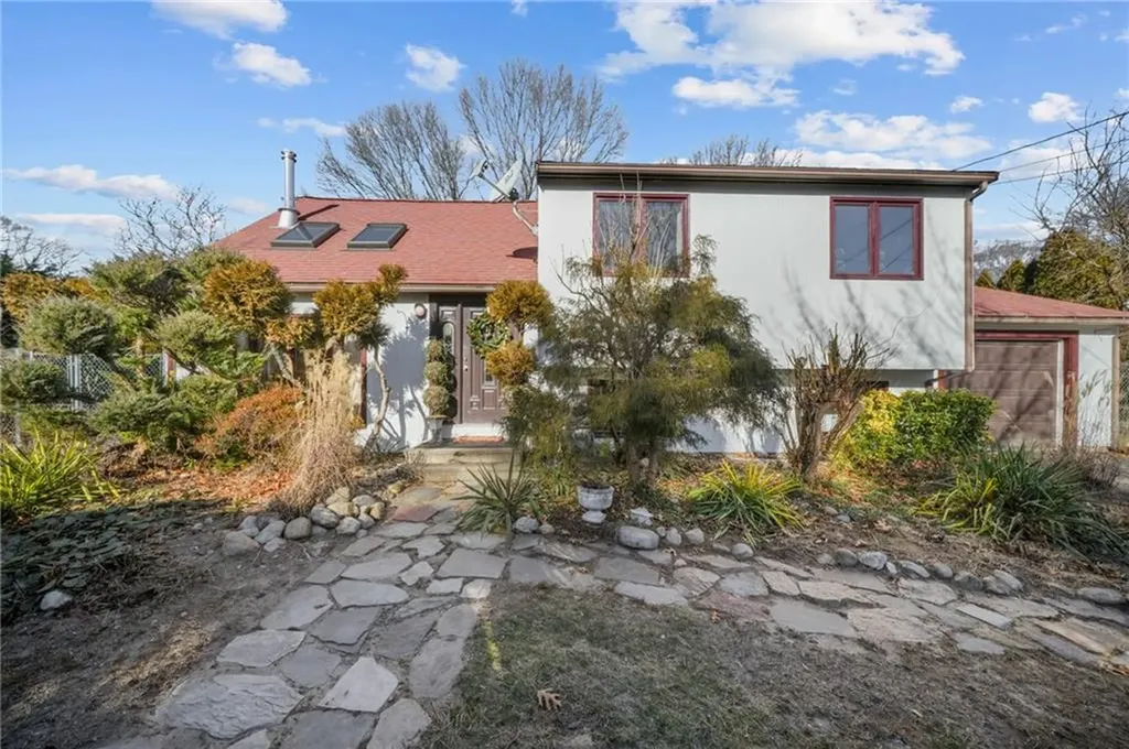 37 Breana Lane Warwick RI 02886