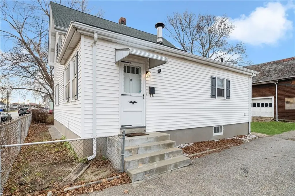 72 Dickens Street Pawtucket RI 02861