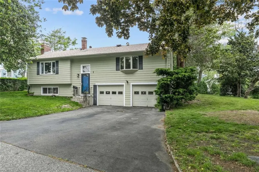 1 Granada Terrace Middletown RI 02842