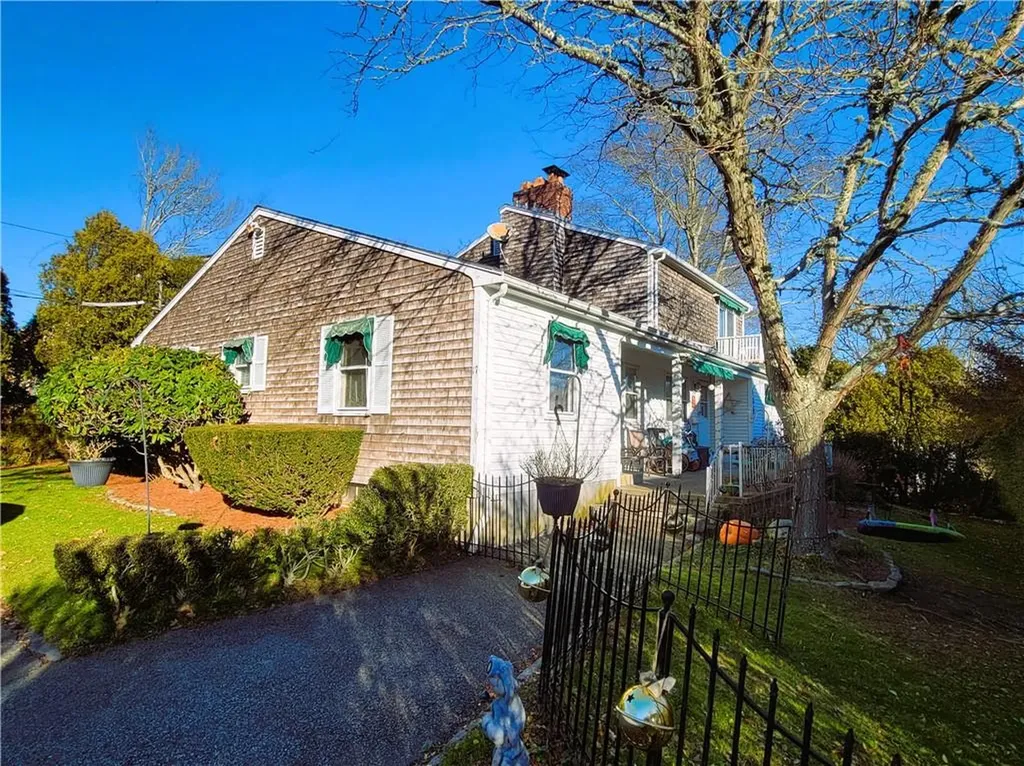 17 Shields Street Newport RI 02840