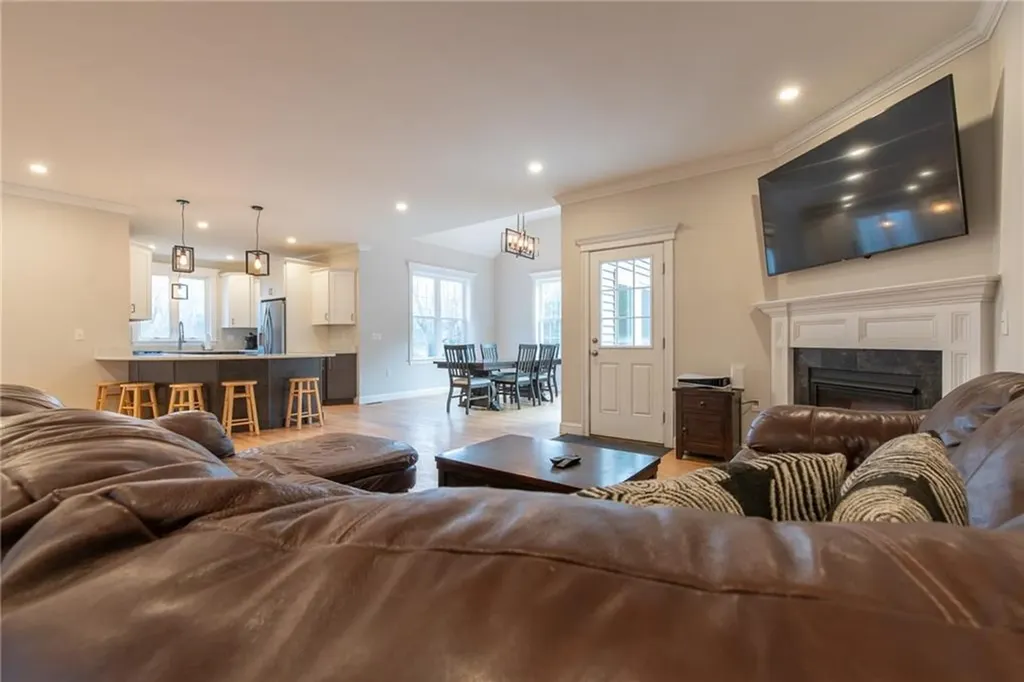 933 Pleasant Street Attleboro MA 02703