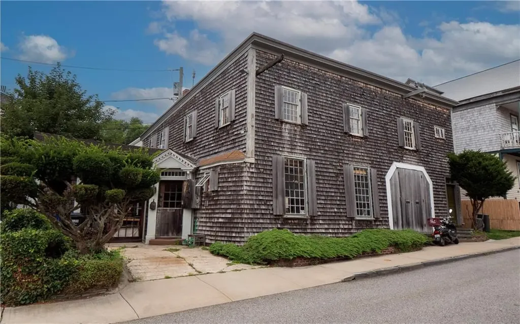 32 Green Street Newport RI 02840