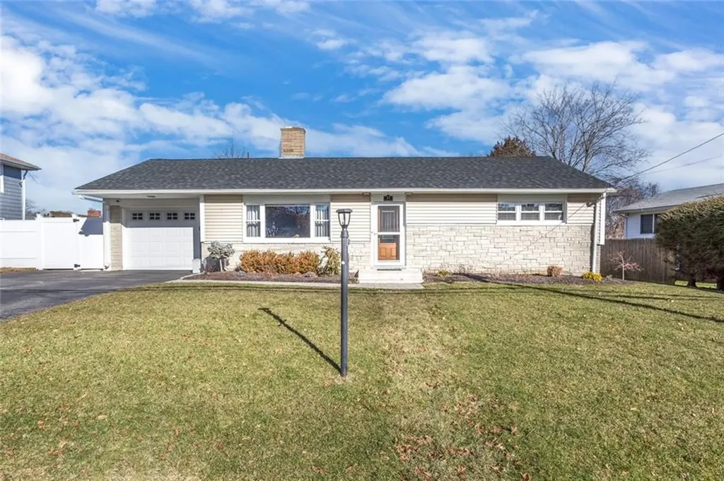 23 Rangeley Road Cranston RI 02920