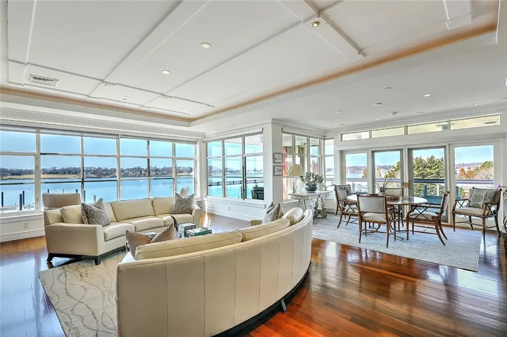 345 Thames Street Bristol RI 02809