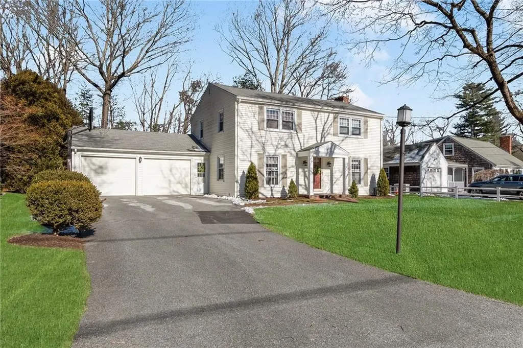 7 Larchwood Drive Cumberland RI 02864