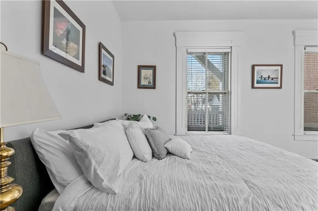 15 John Street Bristol RI 02809