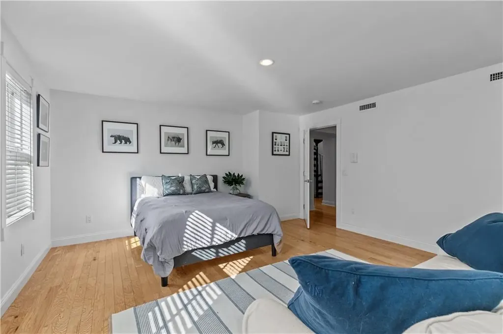 15 John Street Bristol RI 02809