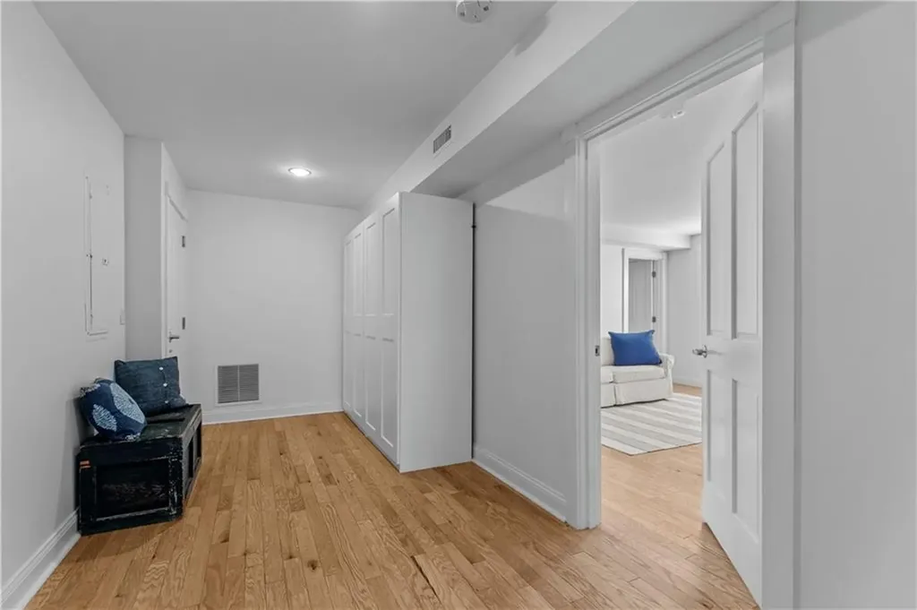 15 John Street Bristol RI 02809