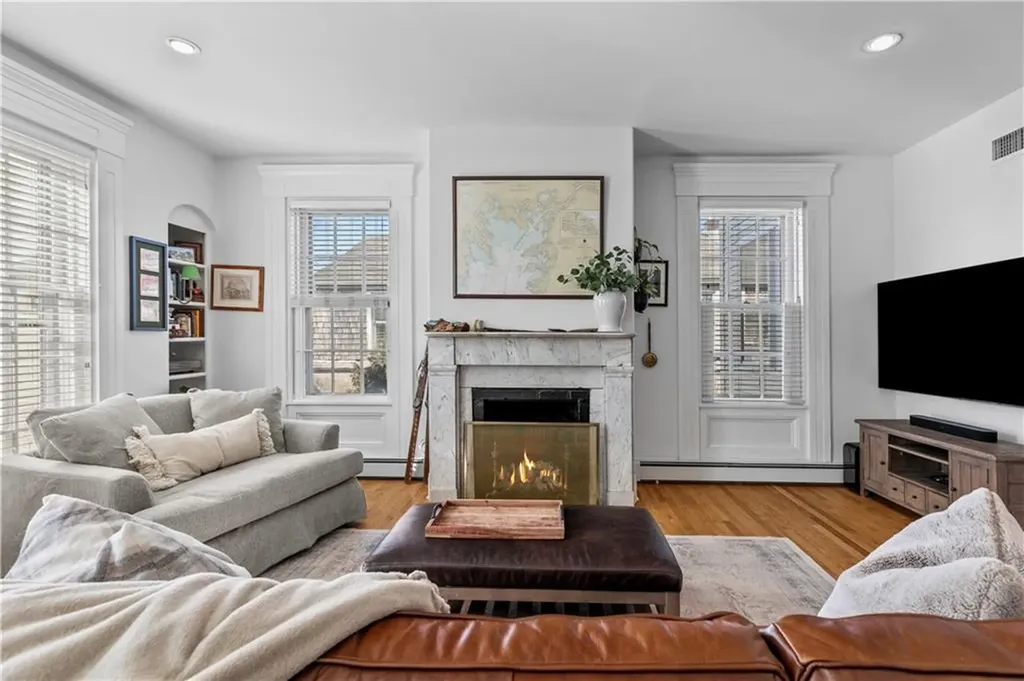 15 John Street Bristol RI 02809