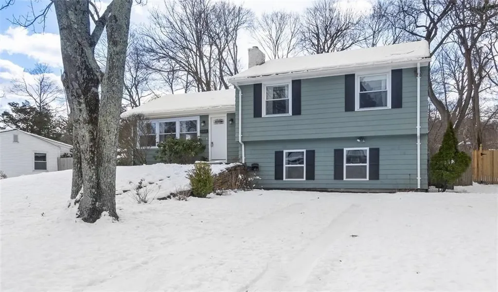 78 Shenandoah Road Warwick RI 02886