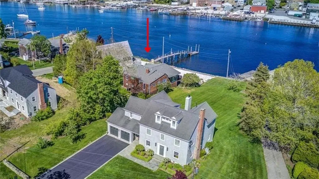 183 Mathewson Road Barrington RI 02806
