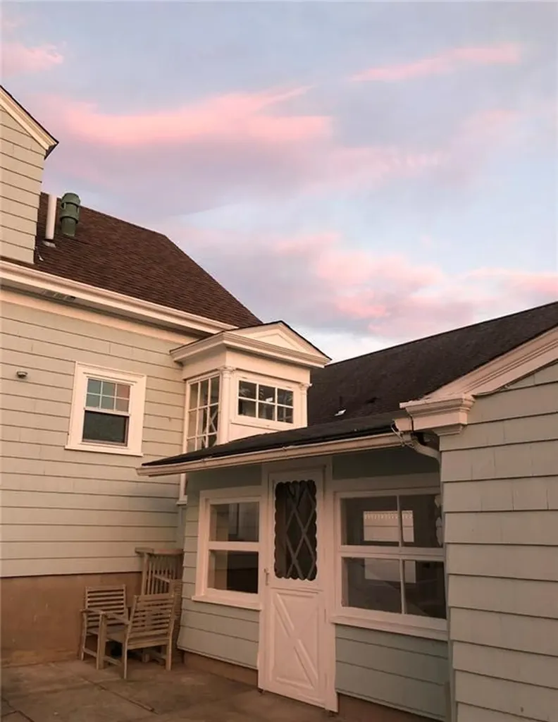38 Hilltop Avenue Middletown RI 02842