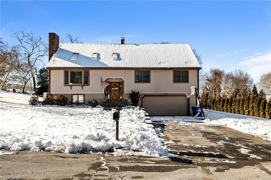 90 Pheasant Drive Portsmouth RI 02871