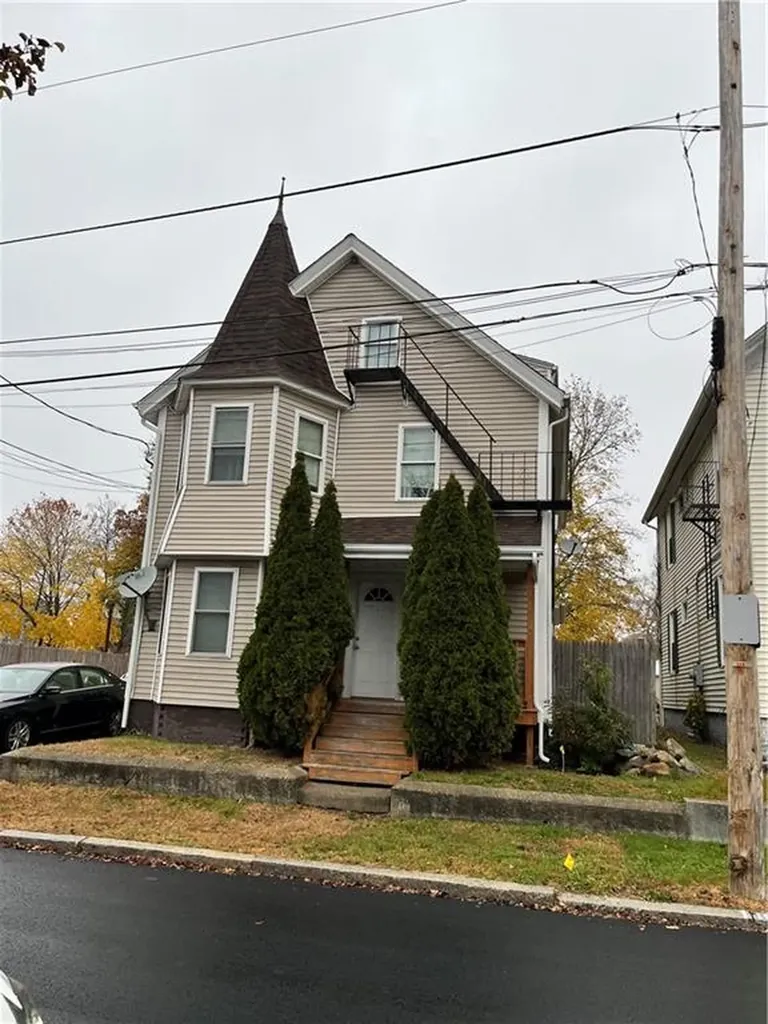 131 133 Morris Avenue Pawtucket RI 02860