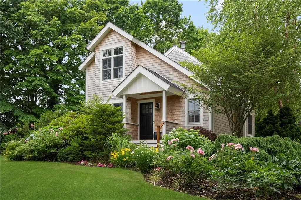 425 Gibbs Avenue Newport RI 02840