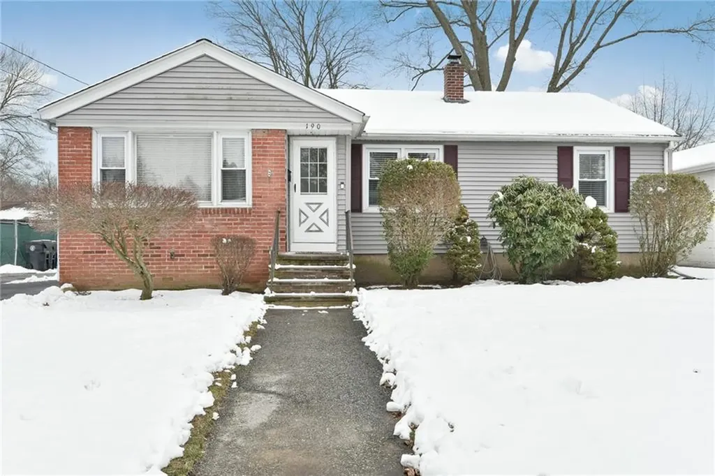 190 Lakeside Avenue Warwick RI 02888
