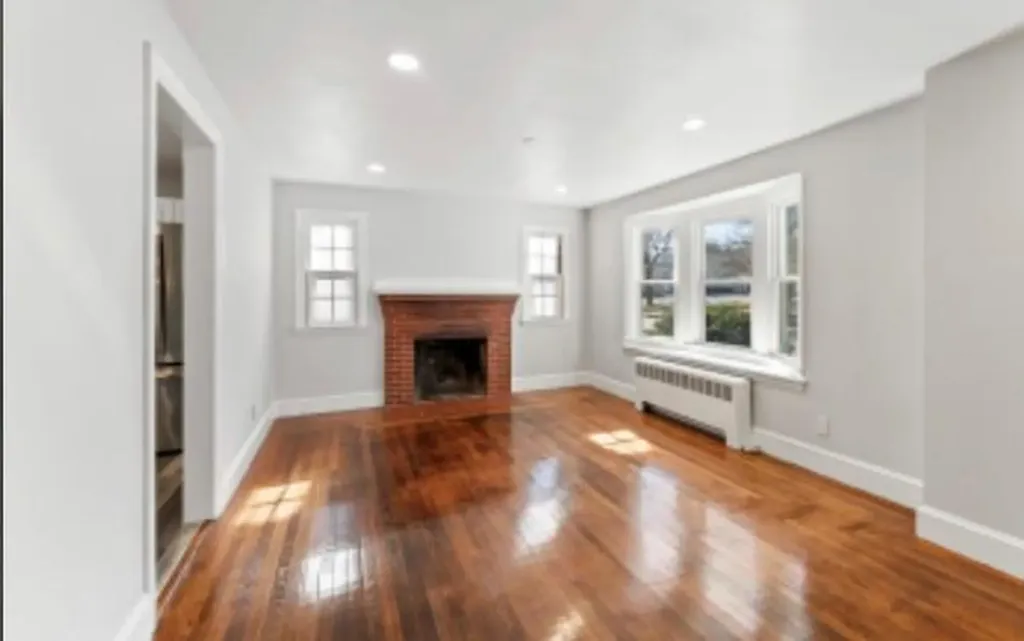 70 Brewster Street Pawtucket RI 02860