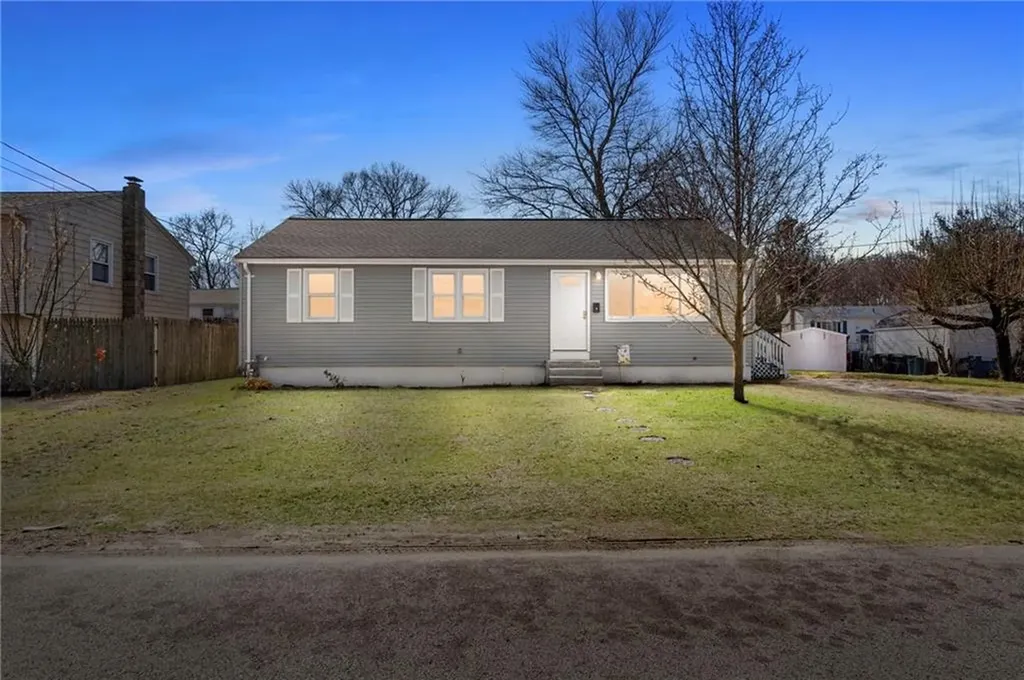 27 Winifred Avenue Warwick RI 02889
