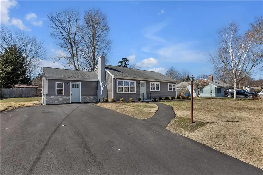 7 Congress Road Barrington RI 02806