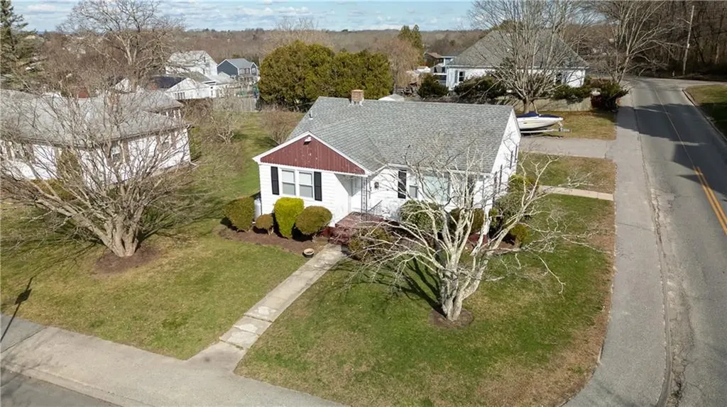 93 Perry Street Bristol RI 02809