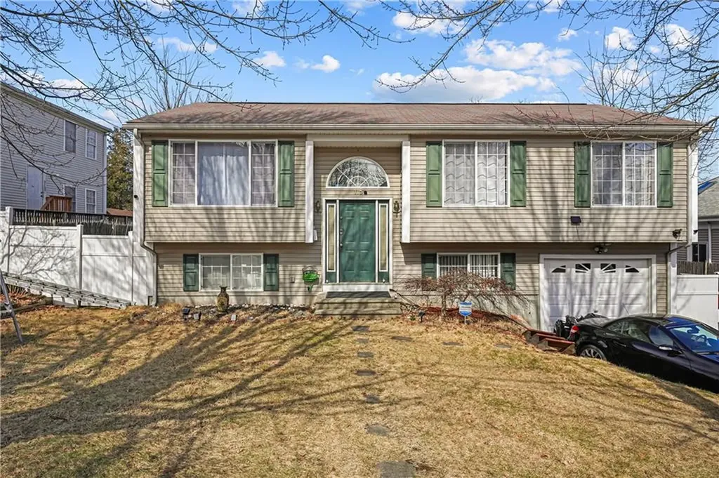 115 Hillwood Street Cranston RI 02920