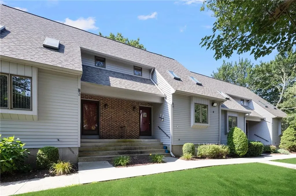320 Westmoreland Street Narragansett RI 02882