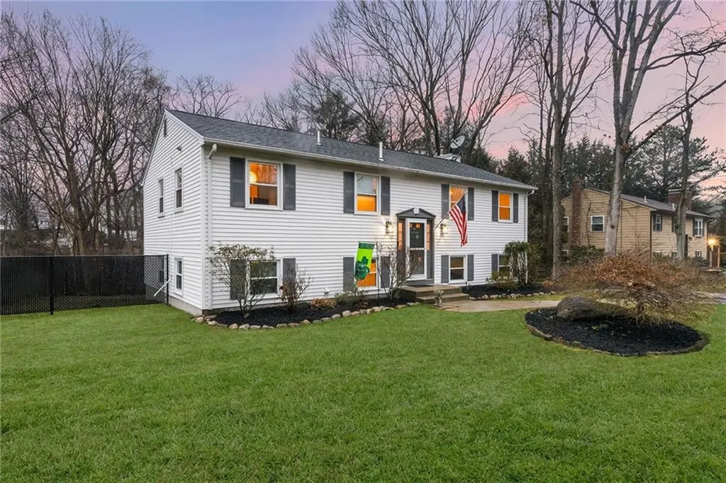 129 Nottingham Drive West Warwick RI 02893