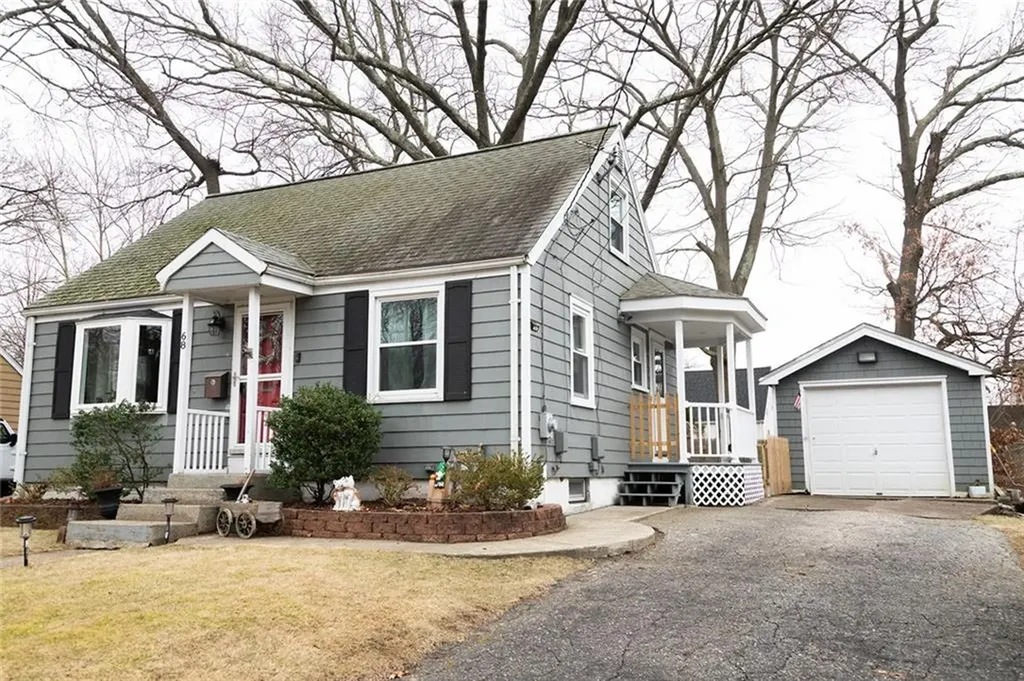 68 Pell Avenue Warwick RI 02888