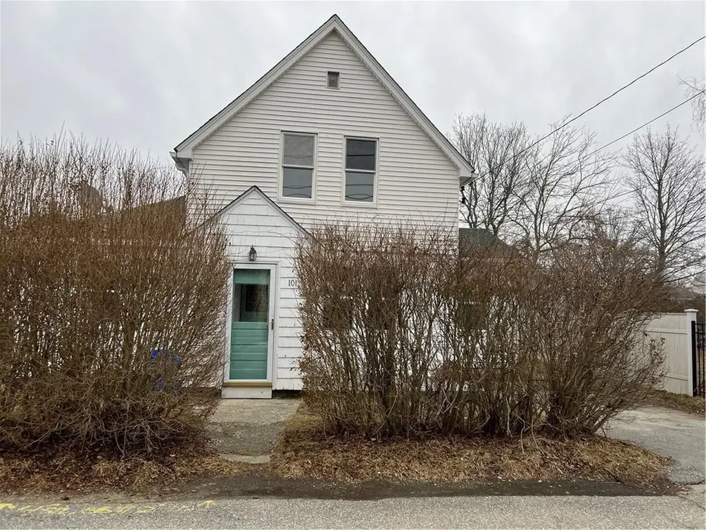 101 Cottage Avenue Portsmouth RI 02871