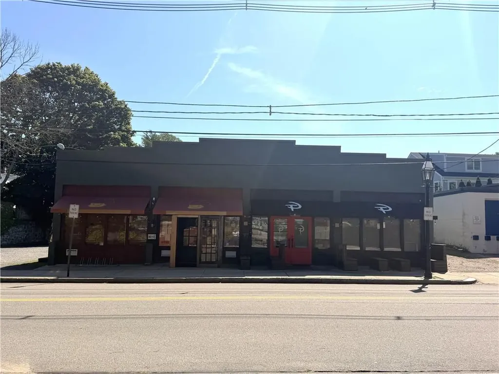 382 Thames Street Bristol RI 02809