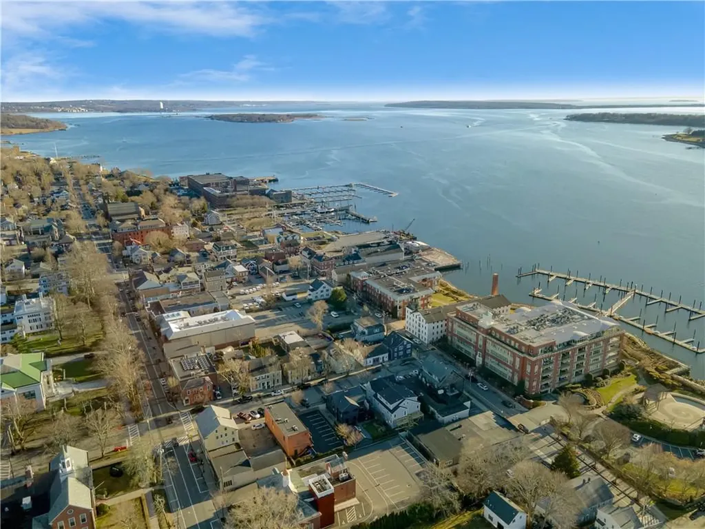 382 Thames Street Bristol RI 02809