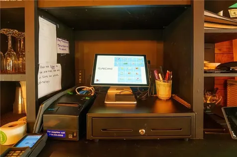 382 Thames Street Bristol RI 02809