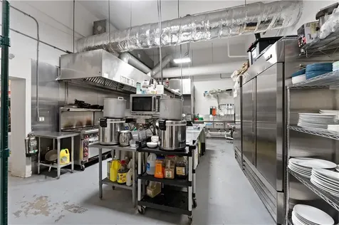 382 Thames Street Bristol RI 02809