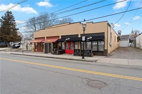 382 Thames Street Bristol RI 02809