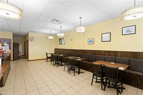 382 Thames Street Bristol RI 02809