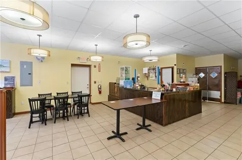 382 Thames Street Bristol RI 02809